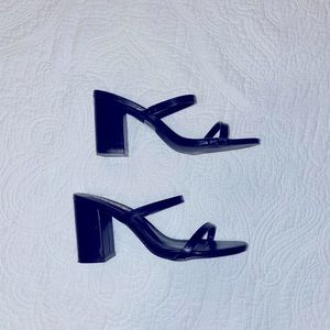 Size 8 black slip on heels ARIELLE